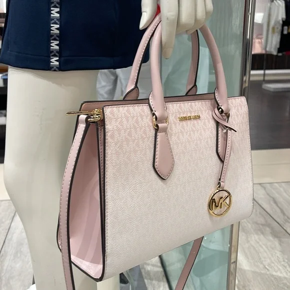 MICHAEL KORS Sheila Md Ombré Signature Logo Satchel Crossbody Bag
Powder Blush - Picture 16 of 16